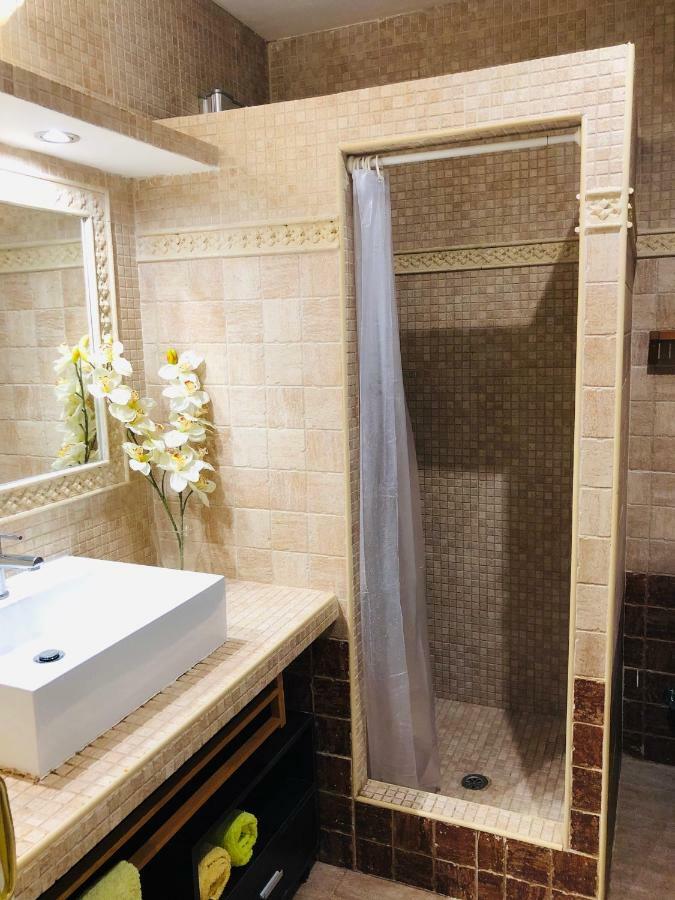 Puerto Banus Apartamento Flores Marbella Luaran gambar